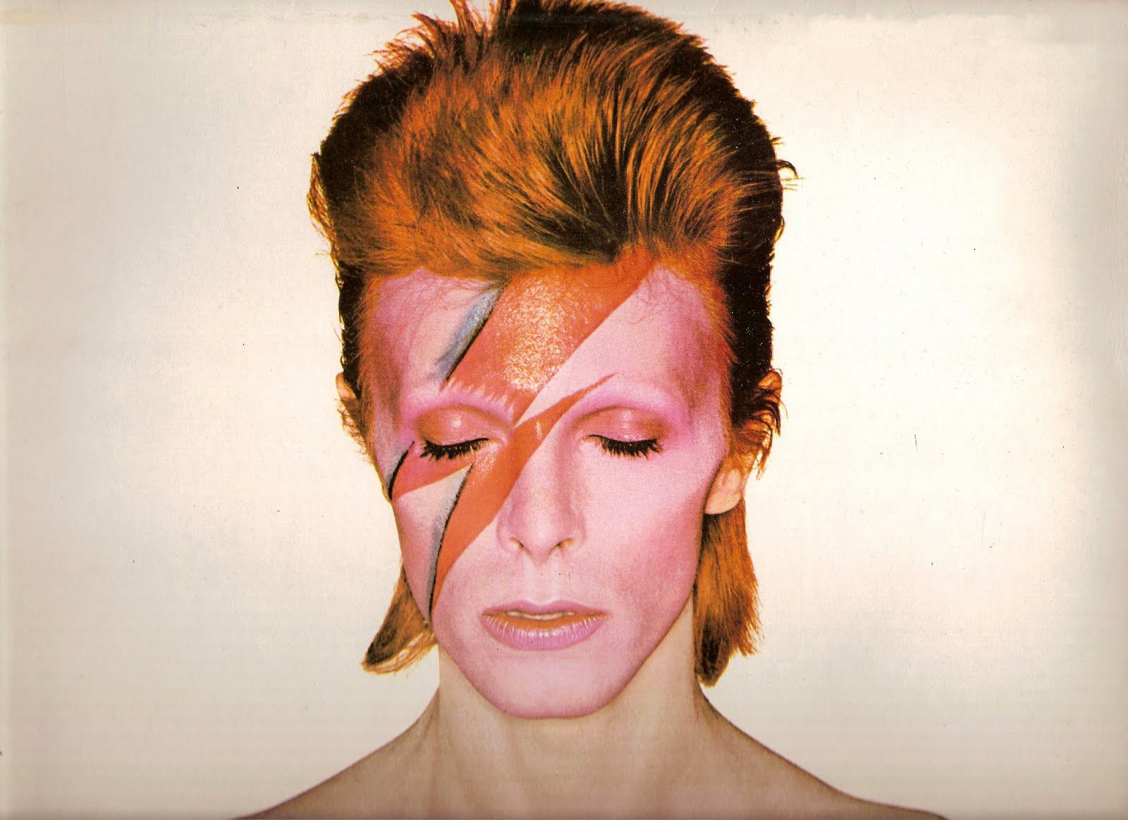 Pjevač David Bowie, koji se još 70-tih godina outovao kao biseksualac