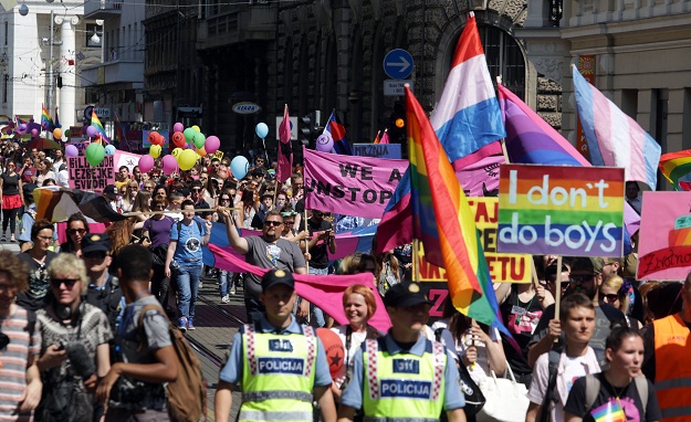 Povorka ponosa LGBTIQ osoba i obitelji Zagreb Pride 2014